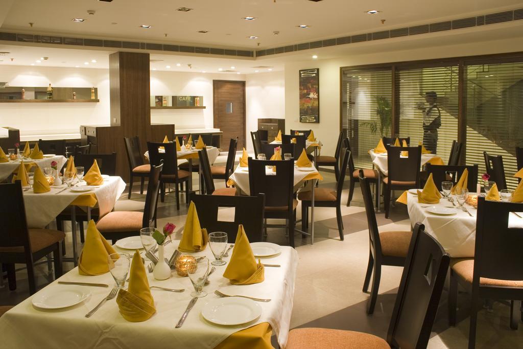 Shervani Nehru Place Új-Delhi Kültér fotó